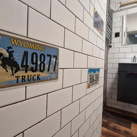 Przytulna Kawalerka W Kamienicy 公寓 *